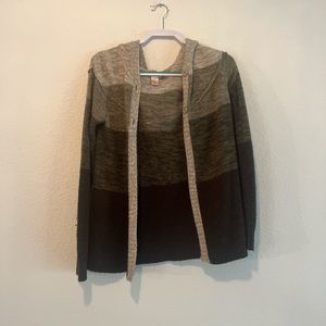 BUTTON CARDIGAN W/Hood
